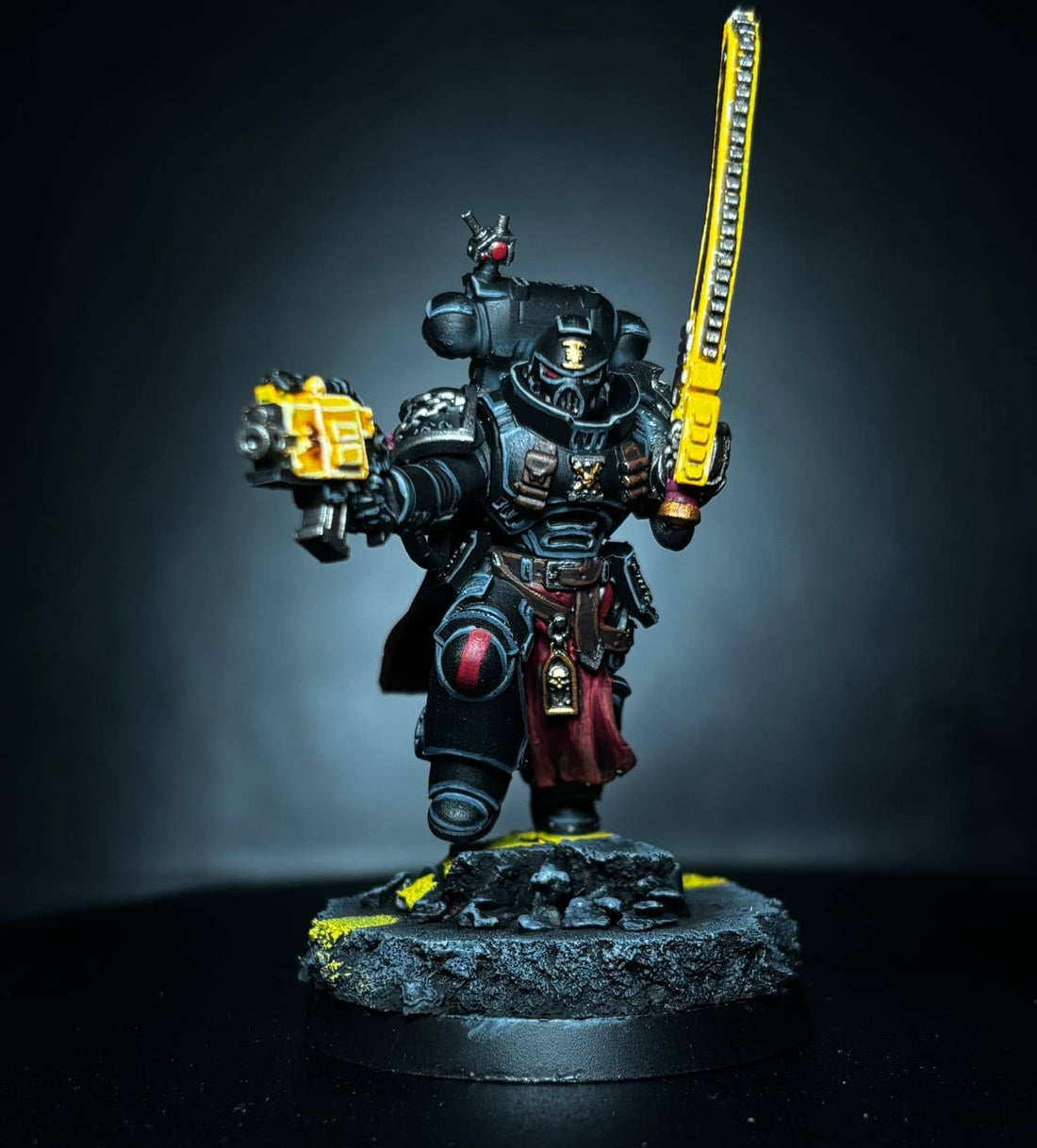¨Titus versión Deathwatch.¨  Miniatura pintada por @madox.mini.painting